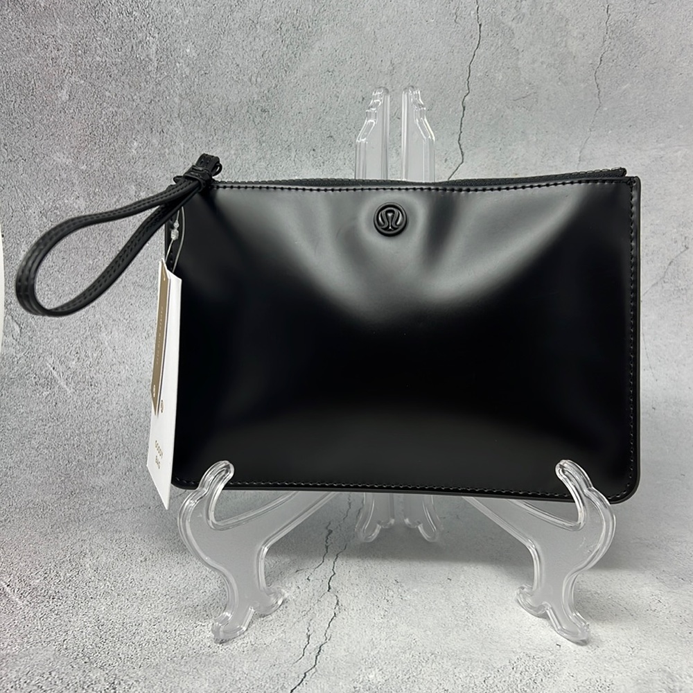 Lululemon NWT Black “Goody Bag” Wristlet Pouch.